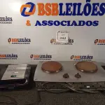 LOTE 342 - 01 FOGÃO ELÉTRICO 02 BOCAS E 01 WAFLE. (NO ESTADO) ATENÇÃO! FAZER A VISITAÇÃO ANTES DE ARREMATAR, NÃO SABEMOS SE FUNCIONA. LEILÃO NÃO TEM GARANTIA E NEM DEVOLUÇÃO, SUJEITO A POSSÍVEIS AVARIAS VISÍVEIS/OCULTAS E/OU AUSÊNCIA DE COMPONENTES.