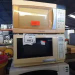 LOTE 402 - 03 MICRO-ONDAS SEM PRATOS. (NO ESTADO) ATENÇÃO! FAZER A VISITAÇÃO ANTES DE ARREMATAR, NÃO SABEMOS SE FUNCIONA. LEILÃO NÃO TEM GARANTIA E NEM DEVOLUÇÃO, SUJEITO A POSSÍVEIS AVARIAS VISÍVEIS/OCULTAS E/OU AUSÊNCIA DE COMPONENTES.