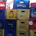 LOTE 436 - 13 ENGRADADOS COM CASCOS DE CERVEJA E 02 ENGRADADOS COM CASCOS DE COCA COLA KS. (NO ESTADO) ATENÇÃO! FAZER A VISITAÇÃO ANTES DE ARREMATAR, NÃO SABEMOS SE FUNCIONA. LEILÃO NÃO TEM GARANTIA E NEM DEVOLUÇÃO, SUJEITO A POSSÍVEIS AVARIAS VISÍVEIS/OCULTAS E/OU AUSÊNCIA DE COMPONENTES.