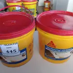 LOTE 445 - 02 BALDES DE SIKA MONOTOP-123 RODAPÉ IMPERMEABILIZANTE PARA TRATAMENTO DE UMIDADE ASCENDENTE 12KG. (NO ESTADO) ATENÇÃO! FAZER A VISITAÇÃO ANTES DE ARREMATAR, NÃO SABEMOS SE FUNCIONA. LEILÃO NÃO TEM GARANTIA E NEM DEVOLUÇÃO, SUJEITO A POSSÍVEIS AVARIAS VISÍVEIS/OCULTAS E/OU AUSÊNCIA DE COMPONENTES.