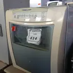 LOTE 414 - 01 LAVA-LOUÇA BRASTEMP. (NO ESTADO) ATENÇÃO! FAZER A VISITAÇÃO ANTES DE ARREMATAR, NÃO SABEMOS SE FUNCIONA. LEILÃO NÃO TEM GARANTIA E NEM DEVOLUÇÃO, SUJEITO A POSSÍVEIS AVARIAS VISÍVEIS/OCULTAS E/OU AUSÊNCIA DE COMPONENTES.