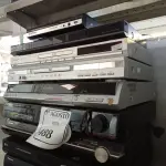 LOTE 488 - 10 APARELHOS DE DVD DIVERSOS.  (NO ESTADO) ATENÇÃO! FAZER A VISITAÇÃO ANTES DE ARREMATAR, NÃO SABEMOS SE FUNCIONA. LEILÃO NÃO TEM GARANTIA E NEM DEVOLUÇÃO, SUJEITO A POSSÍVEIS AVARIAS VISÍVEIS/OCULTAS E/OU AUSÊNCIA DE COMPONENTES.