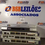 LOTE 301 - 03 SWITCHES COM PORTA DE FIBRA E 01 VHS PANASONIC. (NO ESTADO) ATENÇÃO! FAZER A VISITAÇÃO ANTES DE ARREMATAR, NÃO SABEMOS SE FUNCIONA. LEILÃO NÃO TEM GARANTIA E NEM DEVOLUÇÃO, SUJEITO A POSSÍVEIS AVARIAS VISÍVEIS/OCULTAS E/OU AUSÊNCIA DE COMPONENTES.