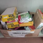 LOTE 477 - 01 CAIXAS COM VÁRIAS CAPAS DE CELULARES DIVERSOS E MODENS ANTIGOS (NO ESTADO) ATENÇÃO! FAZER A VISITAÇÃO ANTES DE ARREMATAR, NÃO SABEMOS SE FUNCIONA. LEILÃO NÃO TEM GARANTIA E NEM DEVOLUÇÃO, SUJEITO A POSSÍVEIS AVARIAS VISÍVEIS/OCULTAS E/OU AUSÊNCIA DE COMPONENTES.