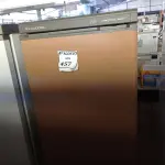 LOTE 457 - 01 FREEZER VERTICAL PROSDÓCIMO.  (NO ESTADO) ATENÇÃO! FAZER A VISITAÇÃO ANTES DE ARREMATAR, NÃO SABEMOS SE FUNCIONA. LEILÃO NÃO TEM GARANTIA E NEM DEVOLUÇÃO, SUJEITO A POSSÍVEIS AVARIAS VISÍVEIS/OCULTAS E/OU AUSÊNCIA DE COMPONENTES.