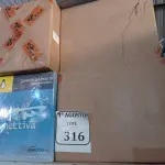 LOTE 316 - 01 LOTE COM VÁRIOS KITS DE SISTEMA OPERACIONAL E APLICATIVOS PARA ESTAÇÕES DE TRABALHO E SERVIDORES. (NO ESTADO) ATENÇÃO! FAZER A VISITAÇÃO ANTES DE ARREMATAR, NÃO SABEMOS SE FUNCIONA. LEILÃO NÃO TEM GARANTIA E NEM DEVOLUÇÃO, SUJEITO A POSSÍVEIS AVARIAS VISÍVEIS/OCULTAS E/OU AUSÊNCIA DE COMPONENTES.
