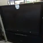 LOTE 379 - 01 TV (ANTIGA) PIONNER. (NO ESTADO) ATENÇÃO! FAZER A VISITAÇÃO ANTES DE ARREMATAR, NÃO SABEMOS SE FUNCIONA. LEILÃO NÃO TEM GARANTIA E NEM DEVOLUÇÃO, SUJEITO A POSSÍVEIS AVARIAS VISÍVEIS/OCULTAS E/OU AUSÊNCIA DE COMPONENTES.
