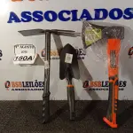 LOTE 180 - 01 ESPÁTULA PARA JARDINAGEM, 01 SACHO PARA JARDINAGEM E 01 MACHADO. (NO ESTADO) ATENÇÃO! FAZER A VISITAÇÃO ANTES DE ARREMATAR, NÃO SABEMOS SE FUNCIONA. LEILÃO NÃO TEM GARANTIA E NEM DEVOLUÇÃO, SUJEITO A POSSÍVEIS AVARIAS VISÍVEIS/OCULTAS E/OU AUSÊNCIA DE COMPONENTES.