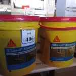 LOTE 406 - 02 BALDES DE SIKANOL ALVENARIA, ADITIVO PLASTIFICANTE PARA ARGAMASSA DE ASSENTAMENTO E REBOCO 18L. (NO ESTADO) ATENÇÃO! FAZER A VISITAÇÃO ANTES DE ARREMATAR, NÃO SABEMOS SE FUNCIONA. LEILÃO NÃO TEM GARANTIA E NEM DEVOLUÇÃO, SUJEITO A POSSÍVEIS AVARIAS VISÍVEIS/OCULTAS E/OU AUSÊNCIA DE COMPONENTES.