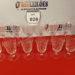 LOTE 020 - 06 TAÇAS EM CRISTAL PARA LICOR E 06 TAÇAS EM CRISTAL PARA VINHO.  (NO ESTADO EM QUE SE ENCONTRA) ATENÇÃO! FAZER A VISITAÇÃO ANTES DE ARREMATAR, NÃO SABEMOS SE FUNCIONA. LEILÃO NÃO TEM GARANTIA E NEM DEVOLUÇÃO, SUJEITO A POSSÍVEIS AVARIAS VISÍVEIS/OCULTAS E/OU AUSÊNCIA DE COMPONENTES.  