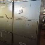 LOTE 440 - 02 ARQUIVOS DE AÇO COM 04 GAVETAS. (NO ESTADO) ATENÇÃO! FAZER A VISITAÇÃO ANTES DE ARREMATAR, NÃO SABEMOS SE FUNCIONA. LEILÃO NÃO TEM GARANTIA E NEM DEVOLUÇÃO, SUJEITO A POSSÍVEIS AVARIAS VISÍVEIS/OCULTAS E/OU AUSÊNCIA DE COMPONENTES.