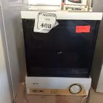 LOTE 408 - 01 LAVA-LOUÇA ENXUTA 220VOLTS. (NO ESTADO) ATENÇÃO! FAZER A VISITAÇÃO ANTES DE ARREMATAR, NÃO SABEMOS SE FUNCIONA. LEILÃO NÃO TEM GARANTIA E NEM DEVOLUÇÃO, SUJEITO A POSSÍVEIS AVARIAS VISÍVEIS/OCULTAS E/OU AUSÊNCIA DE COMPONENTES.