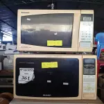 LOTE 361 - 03 MICRO-ONDAS MARCAS E MODELOS DIVERSOS SENDO 01 COM PRATO (NO ESTADO) ATENÇÃO! FAZER A VISITAÇÃO ANTES DE ARREMATAR, NÃO SABEMOS SE FUNCIONA. LEILÃO NÃO TEM GARANTIA E NEM DEVOLUÇÃO, SUJEITO A POSSÍVEIS AVARIAS VISÍVEIS/OCULTAS E/OU AUSÊNCIA DE COMPONENTES.