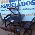 LOTE 330 - 01 MESA COM 04 CADEIRAS COM AVARIAS EM MADEIRA DOBRÁVEL. (NO ESTADO) ATENÇÃO! FAZER A VISITAÇÃO ANTES DE ARREMATAR, NÃO SABEMOS SE FUNCIONA. LEILÃO NÃO TEM GARANTIA E NEM DEVOLUÇÃO, SUJEITO A POSSÍVEIS AVARIAS VISÍVEIS/OCULTAS E/OU AUSÊNCIA DE COMPONENTES.