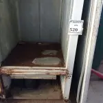 LOTE 520 - 01 FREEZER VERTICAL GELOPAR COM AVARIAS. (NO ESTADO) ATENÇÃO! FAZER A VISITAÇÃO ANTES DE ARREMATAR, NÃO SABEMOS SE FUNCIONA. LEILÃO NÃO TEM GARANTIA E NEM DEVOLUÇÃO, SUJEITO A POSSÍVEIS AVARIAS VISÍVEIS/OCULTAS E/OU AUSÊNCIA DE COMPONENTES.