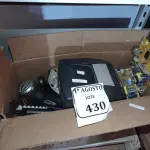 LOTE 430 - 01 CAIXA COM PLACAS DIVERSAS, SIMPRESSORA NÃO FISCAL, CAFETEIRA ,SECADOR DE CABELO.(NO ESTADO) ATENÇÃO! FAZER A VISITAÇÃO ANTES DE ARREMATAR, NÃO SABEMOS SE FUNCIONA. LEILÃO NÃO TEM GARANTIA E NEM DEVOLUÇÃO, SUJEITO A POSSÍVEIS AVARIAS VISÍVEIS/OCULTAS E/OU AUSÊNCIA DE COMPONENTES.