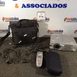 LOTE 374 - 01 PROJETOR SANYO COM BOLSA, CONTROLE E CABOS.  (NO ESTADO) ATENÇÃO! FAZER A VISITAÇÃO ANTES DE ARREMATAR, NÃO SABEMOS SE FUNCIONA. LEILÃO NÃO TEM GARANTIA E NEM DEVOLUÇÃO, SUJEITO A POSSÍVEIS AVARIAS VISÍVEIS/OCULTAS E/OU AUSÊNCIA DE COMPONENTES.