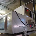 LOTE 510 - 03 MICRO ONDAS DIVERSOS SEM PRATO.  (NO ESTADO) ATENÇÃO! FAZER A VISITAÇÃO ANTES DE ARREMATAR, NÃO SABEMOS SE FUNCIONA. LEILÃO NÃO TEM GARANTIA E NEM DEVOLUÇÃO, SUJEITO A POSSÍVEIS AVARIAS VISÍVEIS/OCULTAS E/OU AUSÊNCIA DE COMPONENTES.