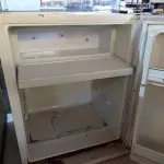 LOTE 388 - 01 FRIGOBAR CÔNSUL. (NO ESTADO) ATENÇÃO! FAZER A VISITAÇÃO ANTES DE ARREMATAR, NÃO SABEMOS SE FUNCIONA. LEILÃO NÃO TEM GARANTIA E NEM DEVOLUÇÃO, SUJEITO A POSSÍVEIS AVARIAS VISÍVEIS/OCULTAS E/OU AUSÊNCIA DE COMPONENTES.