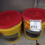 LOTE 492 - 02 BALDES DE SIKANOL ALVENARIA, ADITIVO PLASTIFICANTE PARA ARGAMASSA DE ASSENTAMENTO E REBOCO 18L. (NO ESTADO) ATENÇÃO! FAZER A VISITAÇÃO ANTES DE ARREMATAR, NÃO SABEMOS SE FUNCIONA. LEILÃO NÃO TEM GARANTIA E NEM DEVOLUÇÃO, SUJEITO A POSSÍVEIS AVARIAS VISÍVEIS/OCULTAS E/OU AUSÊNCIA DE COMPONENTES.