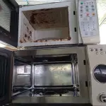 LOTE 510 - 03 MICRO ONDAS DIVERSOS SEM PRATO.  (NO ESTADO) ATENÇÃO! FAZER A VISITAÇÃO ANTES DE ARREMATAR, NÃO SABEMOS SE FUNCIONA. LEILÃO NÃO TEM GARANTIA E NEM DEVOLUÇÃO, SUJEITO A POSSÍVEIS AVARIAS VISÍVEIS/OCULTAS E/OU AUSÊNCIA DE COMPONENTES.