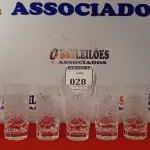 LOTE 028 - 01 BELÍSSIMO JOGO COM 08 COPOS DE WHISKY CRISTAL TCHECO. (NO ESTADO EM QUE SE ENCONTRA) ATENÇÃO! FAZER A VISITAÇÃO ANTES DE ARREMATAR, NÃO SABEMOS SE FUNCIONA. LEILÃO NÃO TEM GARANTIA E NEM DEVOLUÇÃO, SUJEITO A POSSÍVEIS AVARIAS VISÍVEIS/OCULTAS E/OU AUSÊNCIA DE COMPONENTES.  