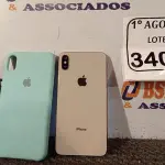 LOTE 340 - 01 IPHONE XS MAX 64GB SEM CARREGADOR COM AVARIAS. (NO ESTADO) ATENÇÃO! FAZER A VISITAÇÃO ANTES DE ARREMATAR, NÃO SABEMOS SE FUNCIONA. LEILÃO NÃO TEM GARANTIA E NEM DEVOLUÇÃO, SUJEITO A POSSÍVEIS AVARIAS VISÍVEIS/OCULTAS E/OU AUSÊNCIA DE COMPONENTES.