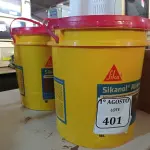 LOTE 401 - 02 BALDES DE SIKANOL ALVENARIA, ADITIVO PLASTIFICANTE PARA ARGAMASSA DE ASSENTAMENTO E REBOCO 18L. (NO ESTADO) ATENÇÃO! FAZER A VISITAÇÃO ANTES DE ARREMATAR, NÃO SABEMOS SE FUNCIONA. LEILÃO NÃO TEM GARANTIA E NEM DEVOLUÇÃO, SUJEITO A POSSÍVEIS AVARIAS VISÍVEIS/OCULTAS E/OU AUSÊNCIA DE COMPONENTES.