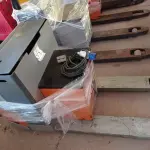 LOTE 521 - 01 TRANÇA PALETEIRA COM UM CARREGADOR E 24 V DA STILL EMPILHADEIRA EM FUNCIONAMENTO FALTANDO SÓ BATERIA DE 24 V EMPILHADEIRA VALOR INICIAL (NO ESTADO) ATENÇÃO! FAZER A VISITAÇÃO ANTES DE ARREMATAR, NÃO SABEMOS SE FUNCIONA. LEILÃO NÃO TEM GARANTIA E NEM DEVOLUÇÃO, SUJEITO A POSSÍVEIS AVARIAS VISÍVEIS/OCULTAS E/OU AUSÊNCIA DE COMPONENTES.