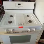 LOTE 519 -  01 FOGÃO 04 BOCAS WHIRPOOL. (NO ESTADO) ATENÇÃO! FAZER A VISITAÇÃO ANTES DE ARREMATAR, NÃO SABEMOS SE FUNCIONA. LEILÃO NÃO TEM GARANTIA E NEM DEVOLUÇÃO, SUJEITO A POSSÍVEIS AVARIAS VISÍVEIS/OCULTAS E/OU AUSÊNCIA DE COMPONENTES.