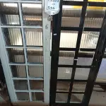 LOTE 516 - 02 MEIA PORTA EM FERRO COM VIDRO.  (NO ESTADO) ATENÇÃO! FAZER A VISITAÇÃO ANTES DE ARREMATAR, NÃO SABEMOS SE FUNCIONA. LEILÃO NÃO TEM GARANTIA E NEM DEVOLUÇÃO, SUJEITO A POSSÍVEIS AVARIAS VISÍVEIS/OCULTAS E/OU AUSÊNCIA DE COMPONENTES.