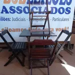 LOTE 310 - 01 MESA COM 04 CADEIRAS COM AVARIAS EM MADEIRA DOBRÁVEL. (NO ESTADO) ATENÇÃO! FAZER A VISITAÇÃO ANTES DE ARREMATAR, NÃO SABEMOS SE FUNCIONA. LEILÃO NÃO TEM GARANTIA E NEM DEVOLUÇÃO, SUJEITO A POSSÍVEIS AVARIAS VISÍVEIS/OCULTAS E/OU AUSÊNCIA DE COMPONENTES.