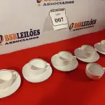 LOTE 007 - 01 CONJUNTO DE 06 XÍCARAS ALEMÃ FALTANDO 01 PIRES. (NO ESTADO EM QUE SE ENCONTRA) ATENÇÃO! FAZER A VISITAÇÃO ANTES DE ARREMATAR, NÃO SABEMOS SE FUNCIONA. LEILÃO NÃO TEM GARANTIA E NEM DEVOLUÇÃO, SUJEITO A POSSÍVEIS AVARIAS VISÍVEIS/OCULTAS E/OU AUSÊNCIA DE COMPONENTES.  