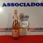 LOTE 021 -  01 GARRAFA DE ESPUMANTE ROSE IMPERIAL SPERONE 75 CL LACRADO. (NO ESTADO EM QUE SE ENCONTRA) ATENÇÃO! FAZER A VISITAÇÃO ANTES DE ARREMATAR, NÃO SABEMOS SE FUNCIONA. LEILÃO NÃO TEM GARANTIA E NEM DEVOLUÇÃO, SUJEITO A POSSÍVEIS AVARIAS VISÍVEIS/OCULTAS E/OU AUSÊNCIA DE COMPONENTES.  