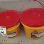 LOTE 496 - 02 BALDES DE SIKA MONOTOP-123 RODAPÉ IMPERMEABILIZANTE PARA TRATAMENTO DE UMIDADE ASCENDENTE 12KG. (NO ESTADO) ATENÇÃO! FAZER A VISITAÇÃO ANTES DE ARREMATAR, NÃO SABEMOS SE FUNCIONA. LEILÃO NÃO TEM GARANTIA E NEM DEVOLUÇÃO, SUJEITO A POSSÍVEIS AVARIAS VISÍVEIS/OCULTAS E/OU AUSÊNCIA DE COMPONENTES.