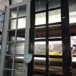 LOTE 516 - 02 MEIA PORTA EM FERRO COM VIDRO.  (NO ESTADO) ATENÇÃO! FAZER A VISITAÇÃO ANTES DE ARREMATAR, NÃO SABEMOS SE FUNCIONA. LEILÃO NÃO TEM GARANTIA E NEM DEVOLUÇÃO, SUJEITO A POSSÍVEIS AVARIAS VISÍVEIS/OCULTAS E/OU AUSÊNCIA DE COMPONENTES.