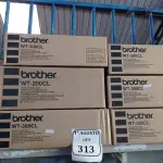LOTE 313 - 06 CAIXAS PARA RESIDUOS -WT 300 BROTHER ORIGINAL. (NO ESTADO) ATENÇÃO! FAZER A VISITAÇÃO ANTES DE ARREMATAR, NÃO SABEMOS SE FUNCIONA. LEILÃO NÃO TEM GARANTIA E NEM DEVOLUÇÃO, SUJEITO A POSSÍVEIS AVARIAS VISÍVEIS/OCULTAS E/OU AUSÊNCIA DE COMPONENTES.