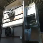 LOTE 531 - 01 COIFA INDUSTRIAL EM INOX MEDINDO APROXIMADAMENTE 3,00CM X 1,40CM COM EXAUSTOR E TUBULÃO.  (NO ESTADO) ATENÇÃO! FAZER A VISITAÇÃO ANTES DE ARREMATAR, NÃO SABEMOS SE FUNCIONA. LEILÃO NÃO TEM GARANTIA E NEM DEVOLUÇÃO, SUJEITO A POSSÍVEIS AVARIAS VISÍVEIS/OCULTAS E/OU AUSÊNCIA DE COMPONENTES.