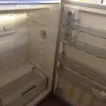 LOTE 456 - 01 GELADEIRA BOCH FROSFREE.  (NO ESTADO) ATENÇÃO! FAZER A VISITAÇÃO ANTES DE ARREMATAR, NÃO SABEMOS SE FUNCIONA. LEILÃO NÃO TEM GARANTIA E NEM DEVOLUÇÃO, SUJEITO A POSSÍVEIS AVARIAS VISÍVEIS/OCULTAS E/OU AUSÊNCIA DE COMPONENTES.