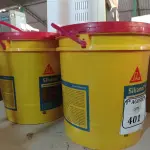 LOTE 401 - 02 BALDES DE SIKANOL ALVENARIA, ADITIVO PLASTIFICANTE PARA ARGAMASSA DE ASSENTAMENTO E REBOCO 18L. (NO ESTADO) ATENÇÃO! FAZER A VISITAÇÃO ANTES DE ARREMATAR, NÃO SABEMOS SE FUNCIONA. LEILÃO NÃO TEM GARANTIA E NEM DEVOLUÇÃO, SUJEITO A POSSÍVEIS AVARIAS VISÍVEIS/OCULTAS E/OU AUSÊNCIA DE COMPONENTES.