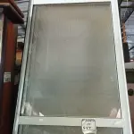 LOTE 517 -  04 PORTAS DE CORRER EM ALUMÍNIO COM VIDRO. (NO ESTADO) ATENÇÃO! FAZER A VISITAÇÃO ANTES DE ARREMATAR, NÃO SABEMOS SE FUNCIONA. LEILÃO NÃO TEM GARANTIA E NEM DEVOLUÇÃO, SUJEITO A POSSÍVEIS AVARIAS VISÍVEIS/OCULTAS E/OU AUSÊNCIA DE COMPONENTES.