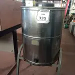 LOTE 335 - 01 FRITADEIRA INDUSTRIAL ÁGUA E ÓLEO. (NO ESTADO) ATENÇÃO! FAZER A VISITAÇÃO ANTES DE ARREMATAR, NÃO SABEMOS SE FUNCIONA. LEILÃO NÃO TEM GARANTIA E NEM DEVOLUÇÃO, SUJEITO A POSSÍVEIS AVARIAS VISÍVEIS/OCULTAS E/OU AUSÊNCIA DE COMPONENTES.