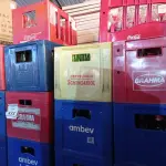 LOTE 433 - 12 ENGRADADOS COM CASCOS DE CERVEJA E 02 ENGRADADOS COM CASCOS DE COCA COLA KS. (NO ESTADO) ATENÇÃO! FAZER A VISITAÇÃO ANTES DE ARREMATAR, NÃO SABEMOS SE FUNCIONA. LEILÃO NÃO TEM GARANTIA E NEM DEVOLUÇÃO, SUJEITO A POSSÍVEIS AVARIAS VISÍVEIS/OCULTAS E/OU AUSÊNCIA DE COMPONENTES.
