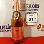 LOTE 017 -  01 GARRAFA DE VINHO ESPUMANTE ROSE IMPERIAL SPERONE 75 CL LACRADO. (NO ESTADO EM QUE SE ENCONTRA) ATENÇÃO! FAZER A VISITAÇÃO ANTES DE ARREMATAR, NÃO SABEMOS SE FUNCIONA. LEILÃO NÃO TEM GARANTIA E NEM DEVOLUÇÃO, SUJEITO A POSSÍVEIS AVARIAS VISÍVEIS/OCULTAS E/OU AUSÊNCIA DE COMPONENTES.  