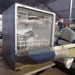 LOTE 355 - 01 LAVA-LOUÇAS LINHA PRATA. (NO ESTADO) ATENÇÃO! FAZER A VISITAÇÃO ANTES DE ARREMATAR, NÃO SABEMOS SE FUNCIONA. LEILÃO NÃO TEM GARANTIA E NEM DEVOLUÇÃO, SUJEITO A POSSÍVEIS AVARIAS VISÍVEIS/OCULTAS E/OU AUSÊNCIA DE COMPONENTES.