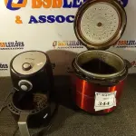 LOTE 344 - 01 AIR FRYER E 01 PANELA ELÉTRICA. (NO ESTADO) ATENÇÃO! FAZER A VISITAÇÃO ANTES DE ARREMATAR, NÃO SABEMOS SE FUNCIONA. LEILÃO NÃO TEM GARANTIA E NEM DEVOLUÇÃO, SUJEITO A POSSÍVEIS AVARIAS VISÍVEIS/OCULTAS E/OU AUSÊNCIA DE COMPONENTES.