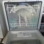 LOTE 414 - 01 LAVA-LOUÇA BRASTEMP. (NO ESTADO) ATENÇÃO! FAZER A VISITAÇÃO ANTES DE ARREMATAR, NÃO SABEMOS SE FUNCIONA. LEILÃO NÃO TEM GARANTIA E NEM DEVOLUÇÃO, SUJEITO A POSSÍVEIS AVARIAS VISÍVEIS/OCULTAS E/OU AUSÊNCIA DE COMPONENTES.
