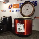 LOTE 344 - 01 AIR FRYER E 01 PANELA ELÉTRICA. (NO ESTADO) ATENÇÃO! FAZER A VISITAÇÃO ANTES DE ARREMATAR, NÃO SABEMOS SE FUNCIONA. LEILÃO NÃO TEM GARANTIA E NEM DEVOLUÇÃO, SUJEITO A POSSÍVEIS AVARIAS VISÍVEIS/OCULTAS E/OU AUSÊNCIA DE COMPONENTES.