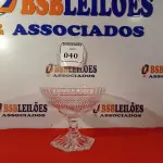 LOTE 040 - 01 FRUTEIRA CRISTAL BOHEMIA. (NO ESTADO EM QUE SE ENCONTRA) ATENÇÃO! FAZER A VISITAÇÃO ANTES DE ARREMATAR, NÃO SABEMOS SE FUNCIONA. LEILÃO NÃO TEM GARANTIA E NEM DEVOLUÇÃO, SUJEITO A POSSÍVEIS AVARIAS VISÍVEIS/OCULTAS E/OU AUSÊNCIA DE COMPONENTES.  