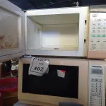 LOTE 402 - 03 MICRO-ONDAS SEM PRATOS. (NO ESTADO) ATENÇÃO! FAZER A VISITAÇÃO ANTES DE ARREMATAR, NÃO SABEMOS SE FUNCIONA. LEILÃO NÃO TEM GARANTIA E NEM DEVOLUÇÃO, SUJEITO A POSSÍVEIS AVARIAS VISÍVEIS/OCULTAS E/OU AUSÊNCIA DE COMPONENTES.